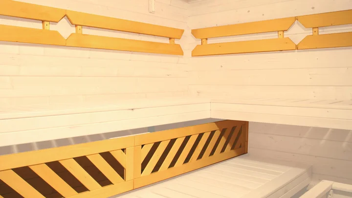 Massivholz-Elementsauna Kemi Eck, 188x188, Eckeinstieg, Glastür
