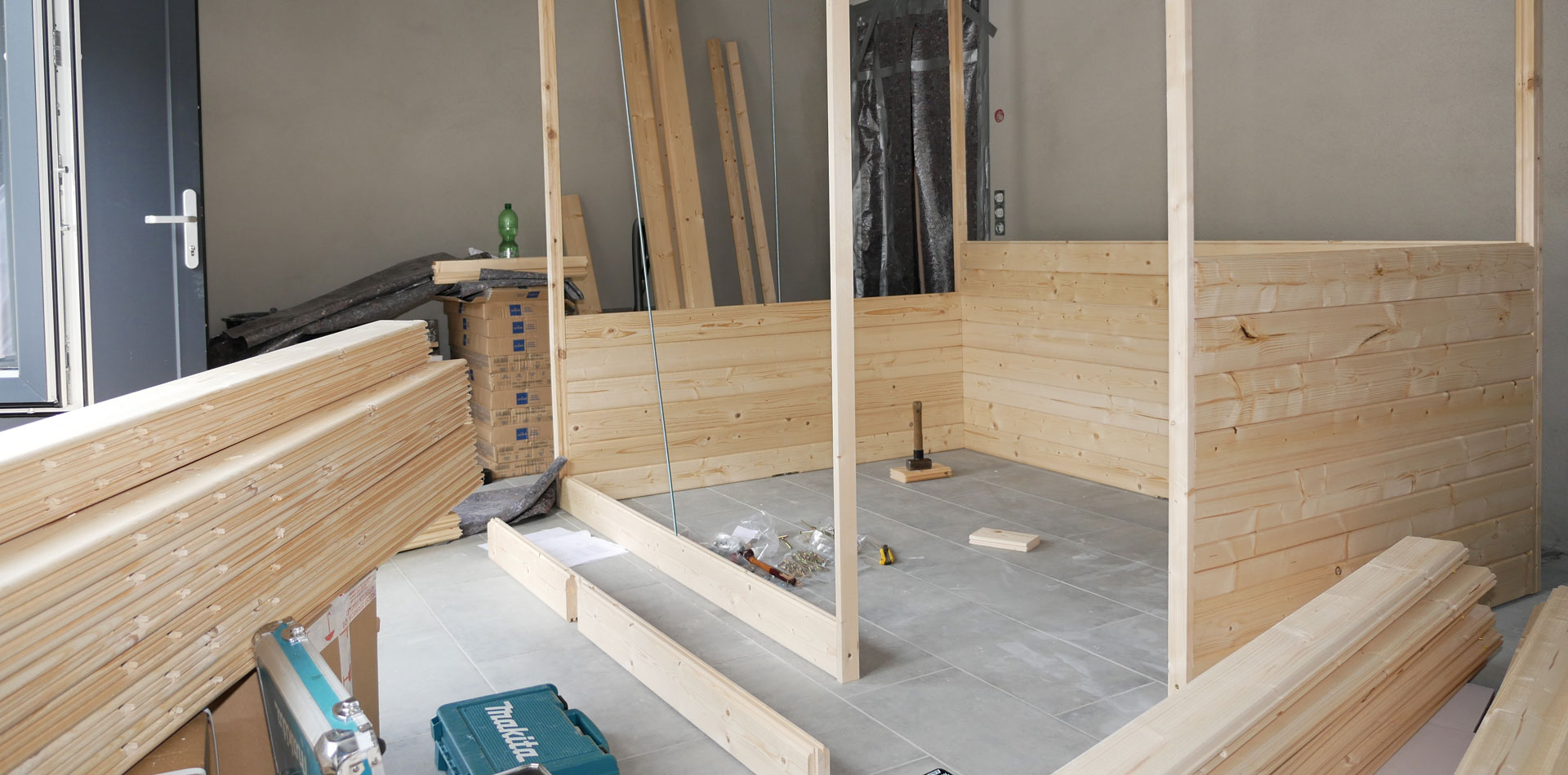 Aufbau einer Indoor-Sauna